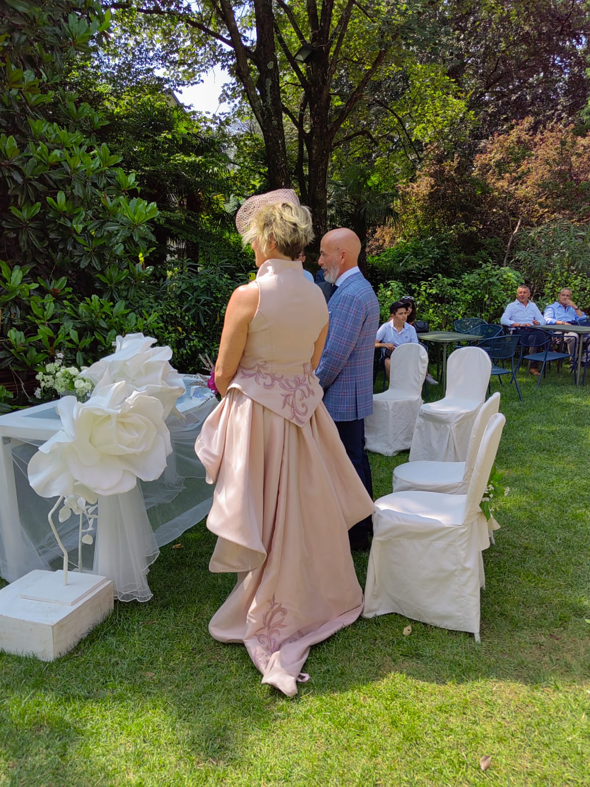 Abito rosa da sposa Abito rosa da sposa